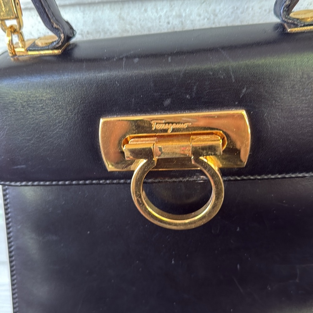Salvatore Ferragamo Gancini leather 2-way Kelly shoulder bag - Picture 3 of 16